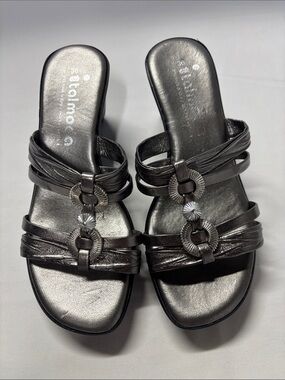 Women's Pewter Strappy Slide Sandals with Decorative Rings